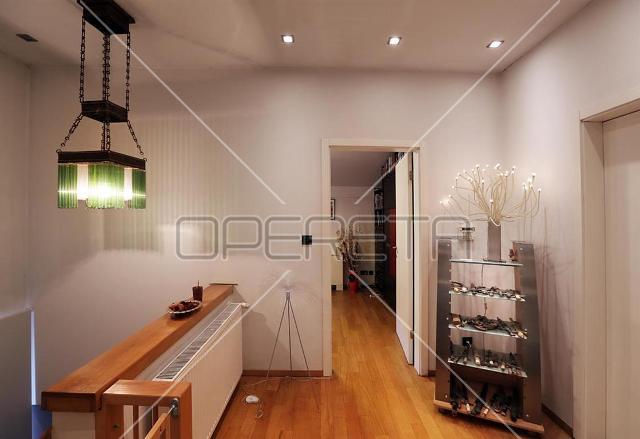 Будинок, 458 м², 911 557$ — FAKTOR
