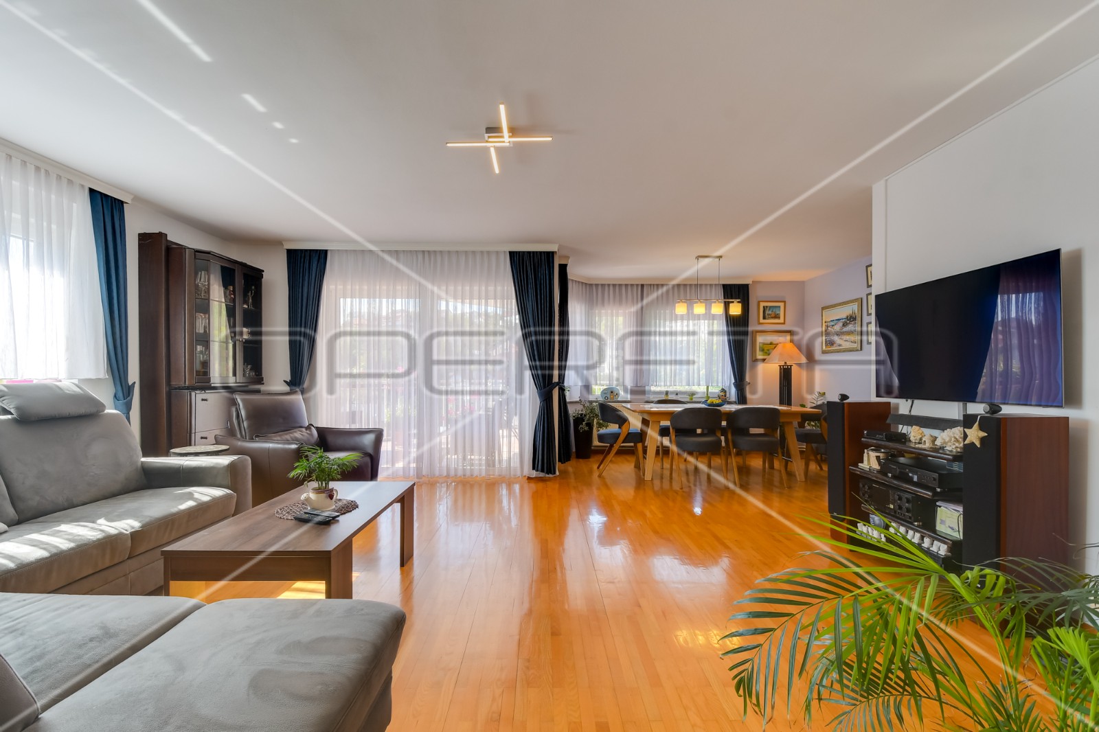 Будинок, 450 м²