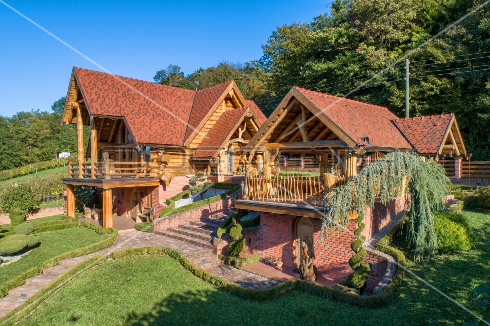 Дом, 350 м², 1 042 775$ — FAKTOR
