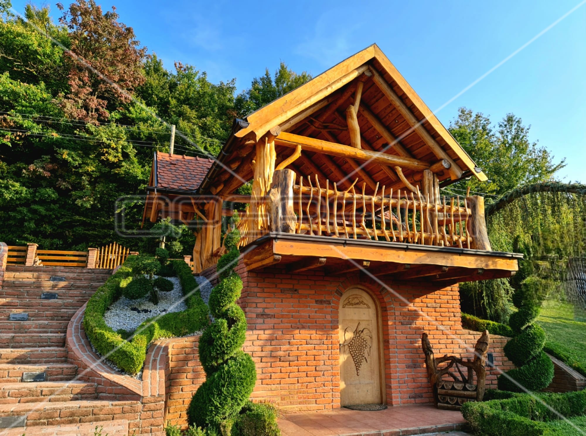 Дом, 350 м², 1 042 775$ — FAKTOR