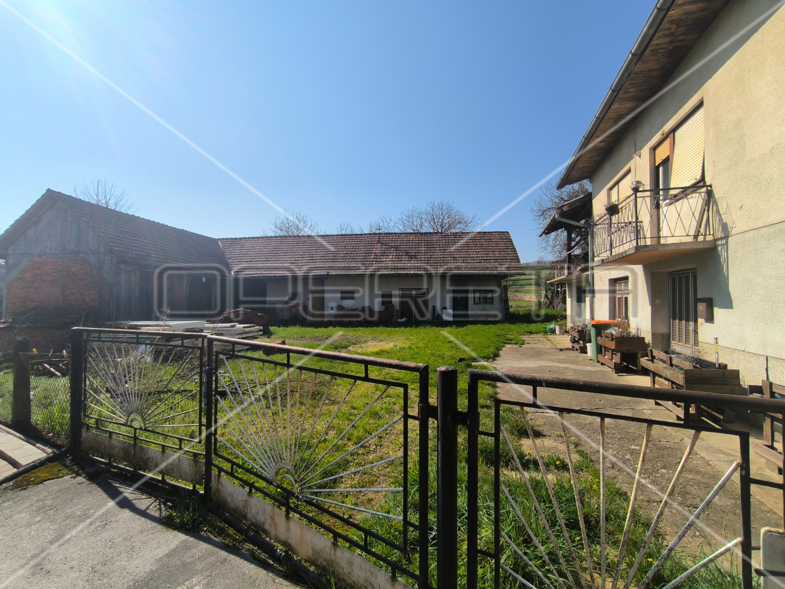 Будинок, 200 м², 99 864$ — FAKTOR