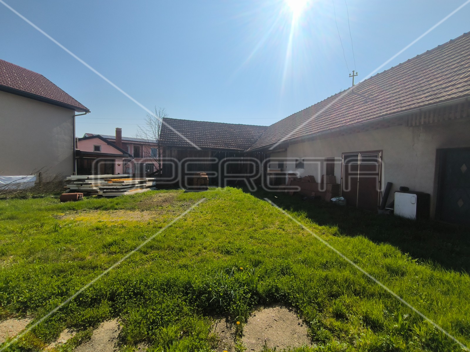 Будинок, 200 м², 99 864$ — FAKTOR