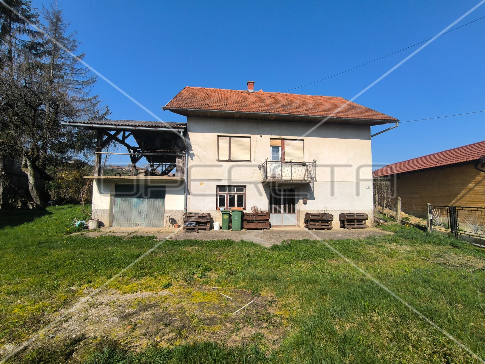 Будинок, 200 м², 99 864$ — FAKTOR