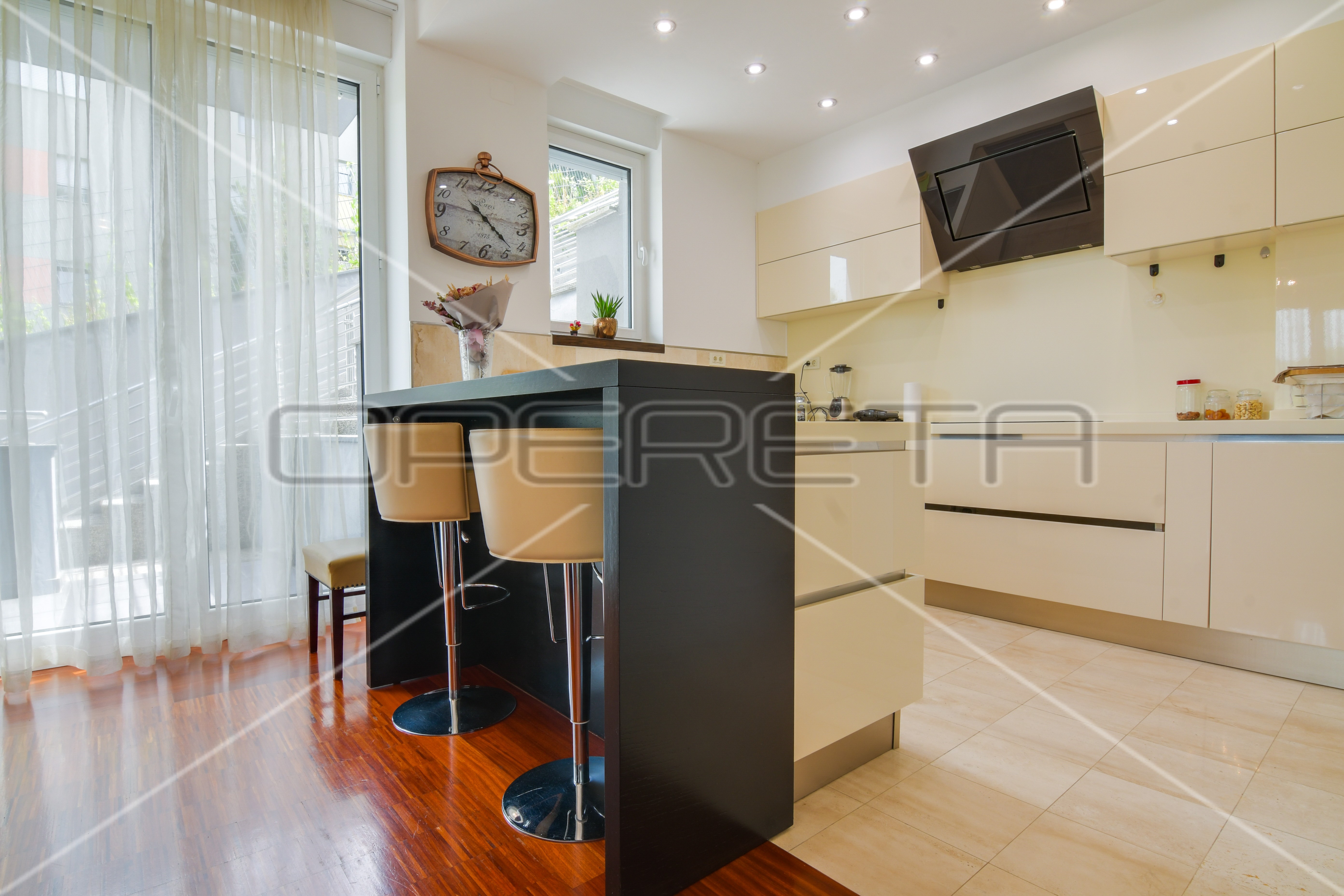 Будинок, 650 м², 1 033 485$ — FAKTOR