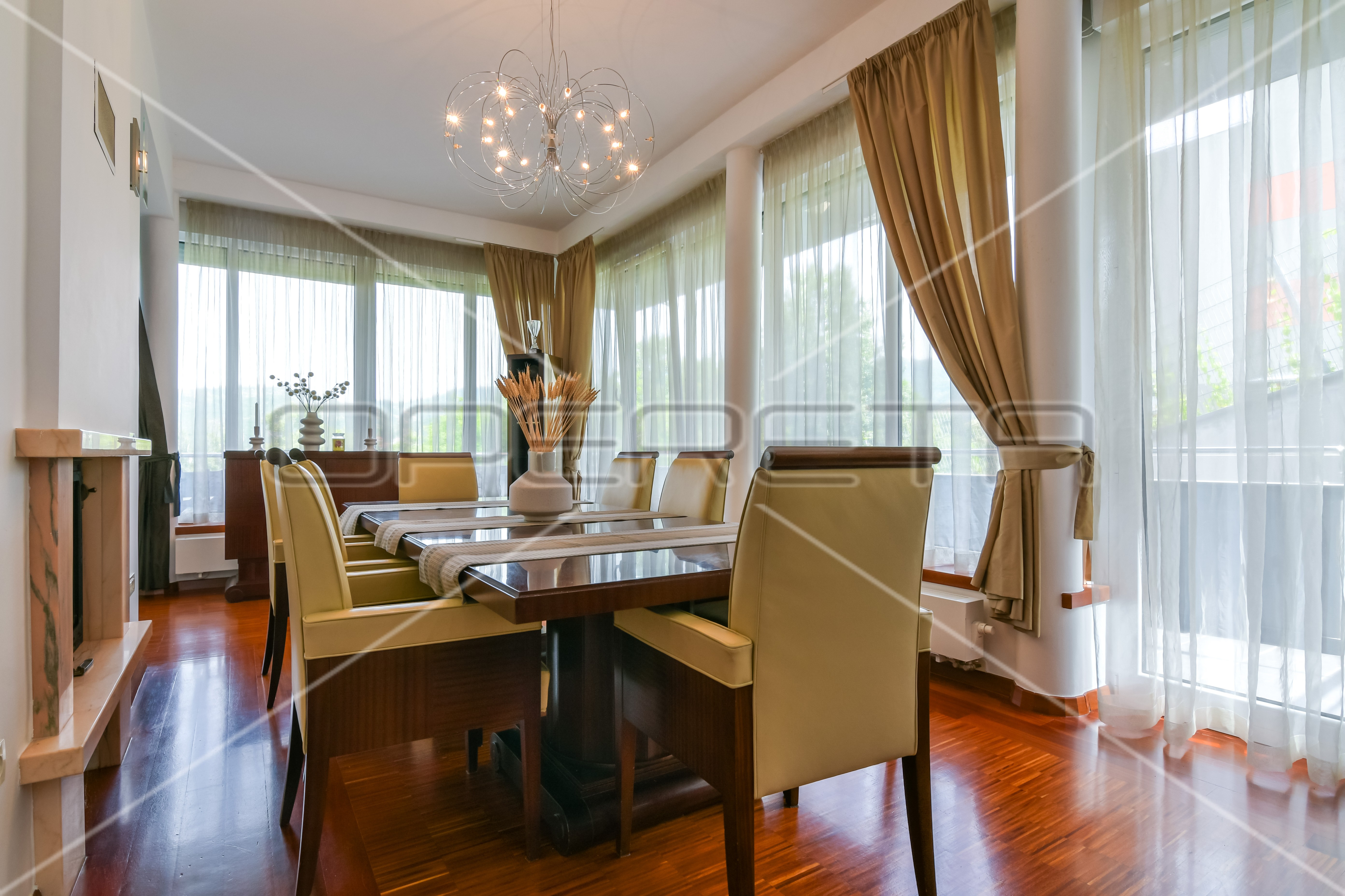 Будинок, 650 м², 1 033 485$ — FAKTOR