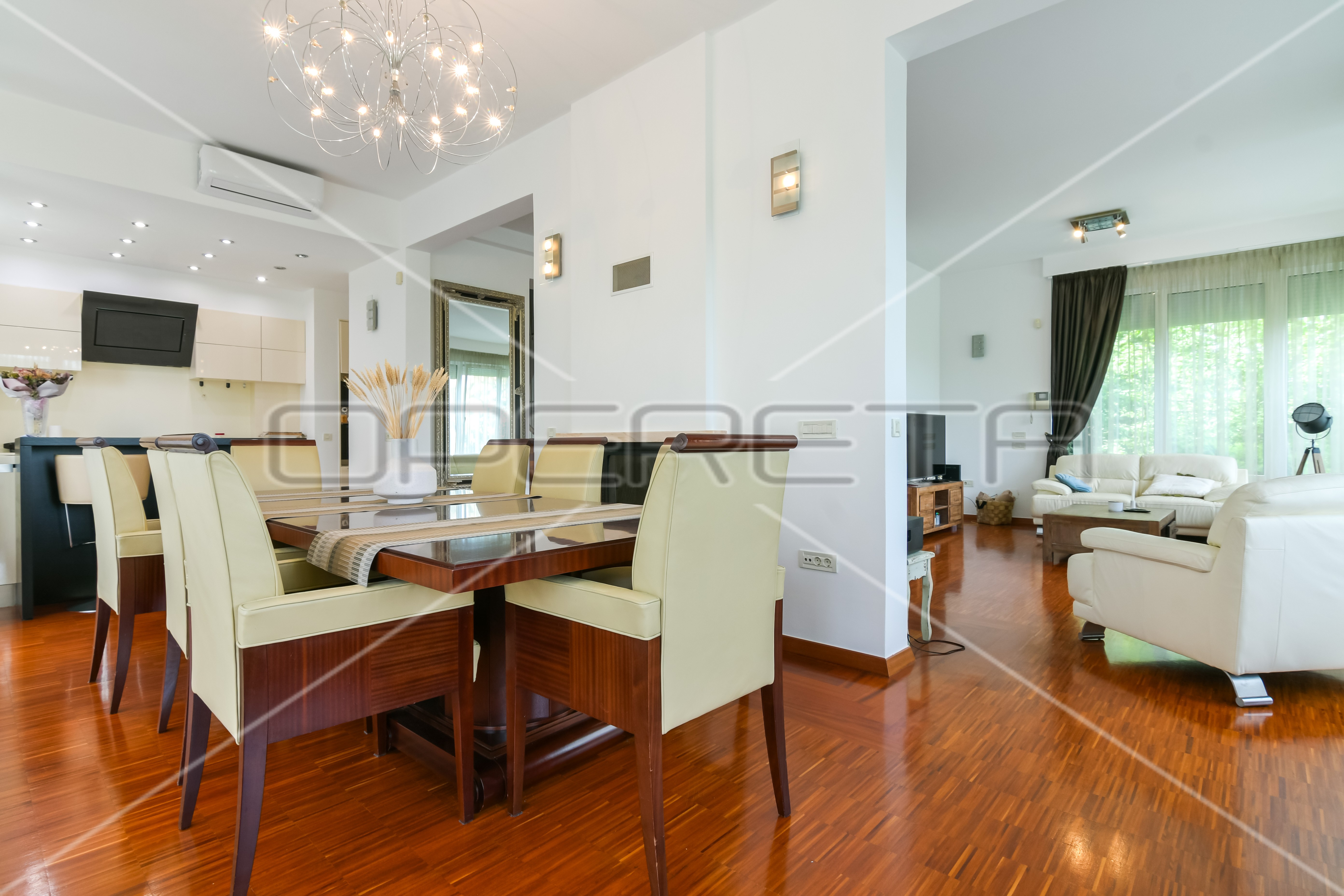 Будинок, 650 м², 1 033 485$ — FAKTOR