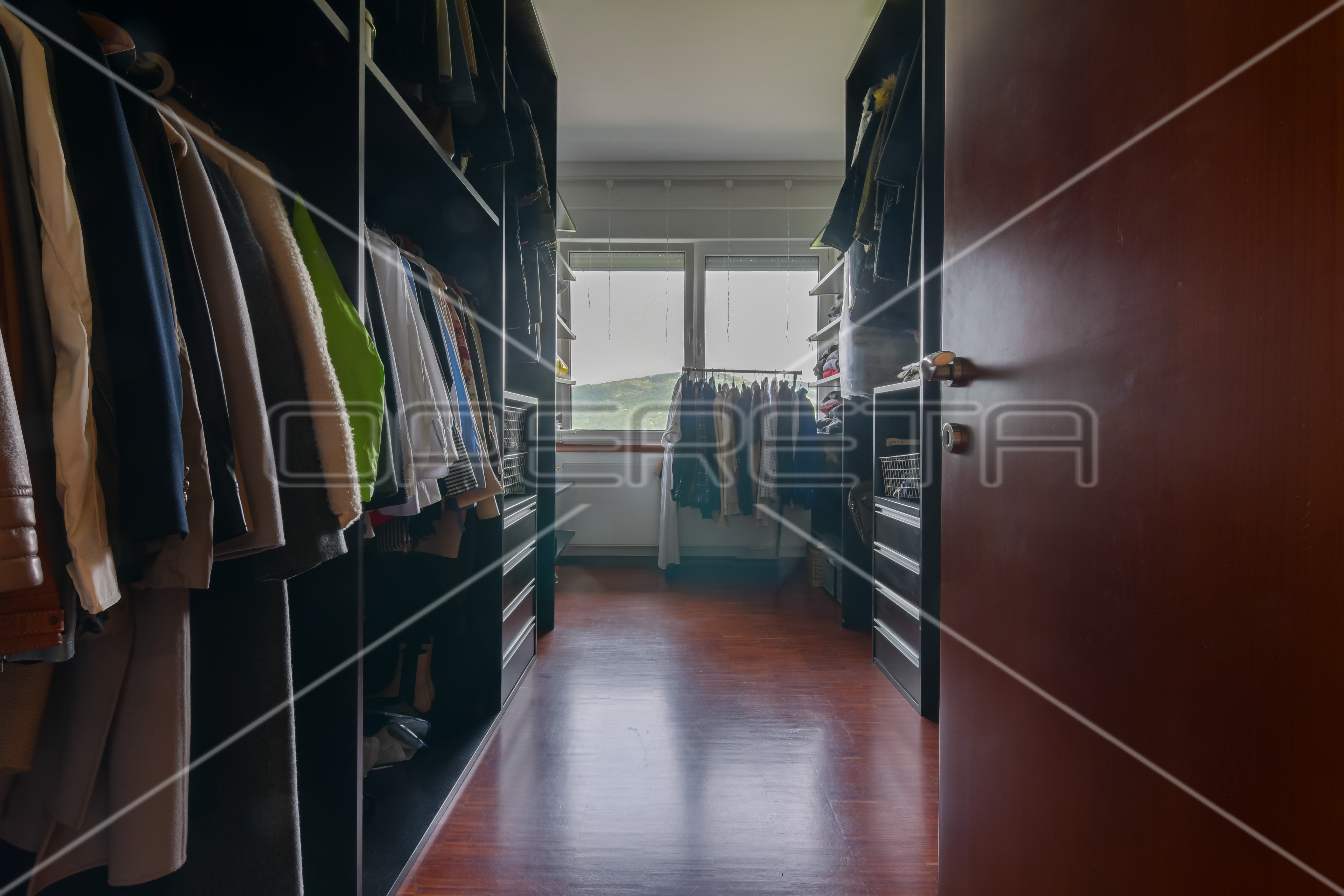 Будинок, 650 м², 1 033 485$ — FAKTOR
