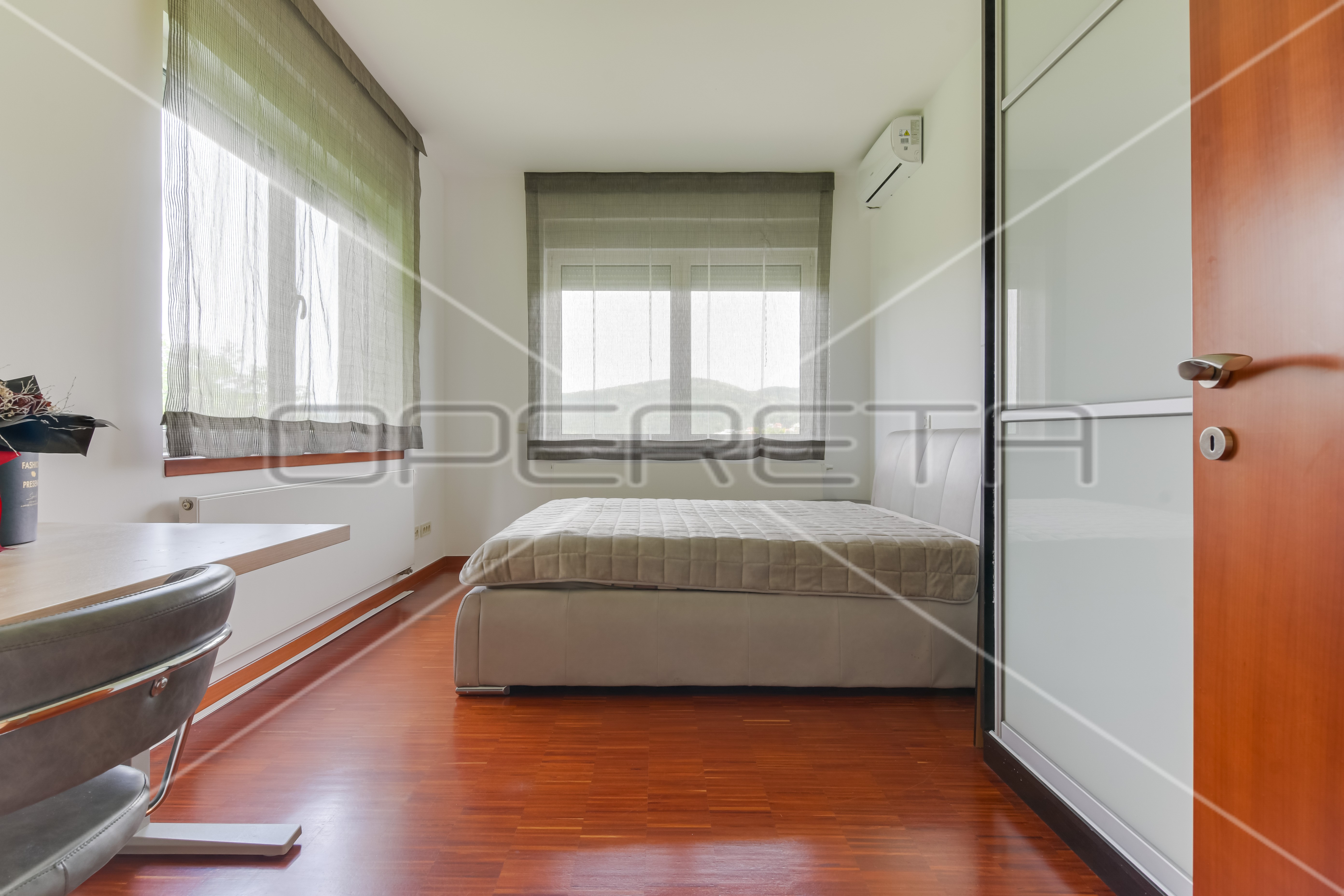 Будинок, 650 м², 1 033 485$ — FAKTOR