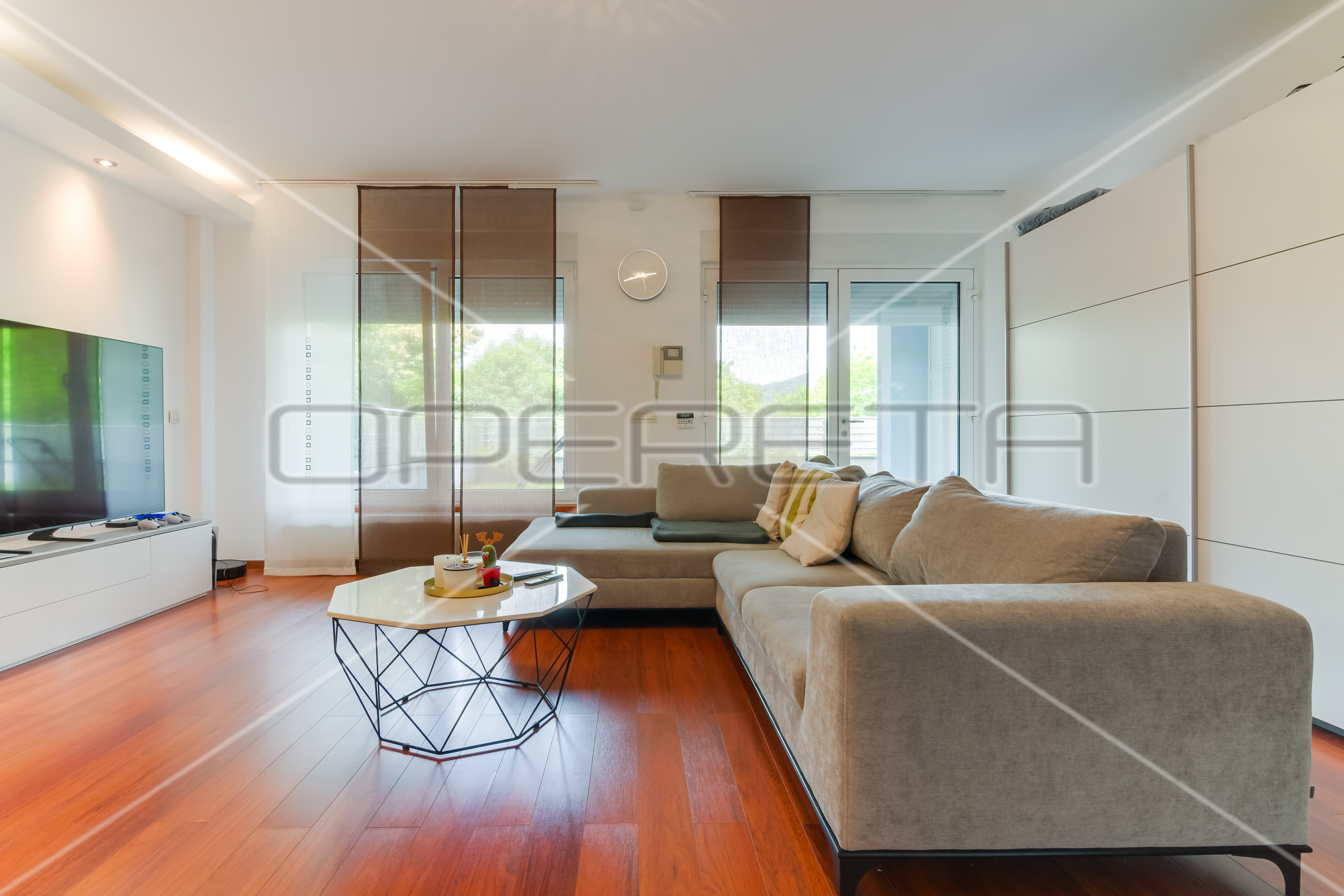 Будинок, 650 м², 1 033 485$ — FAKTOR