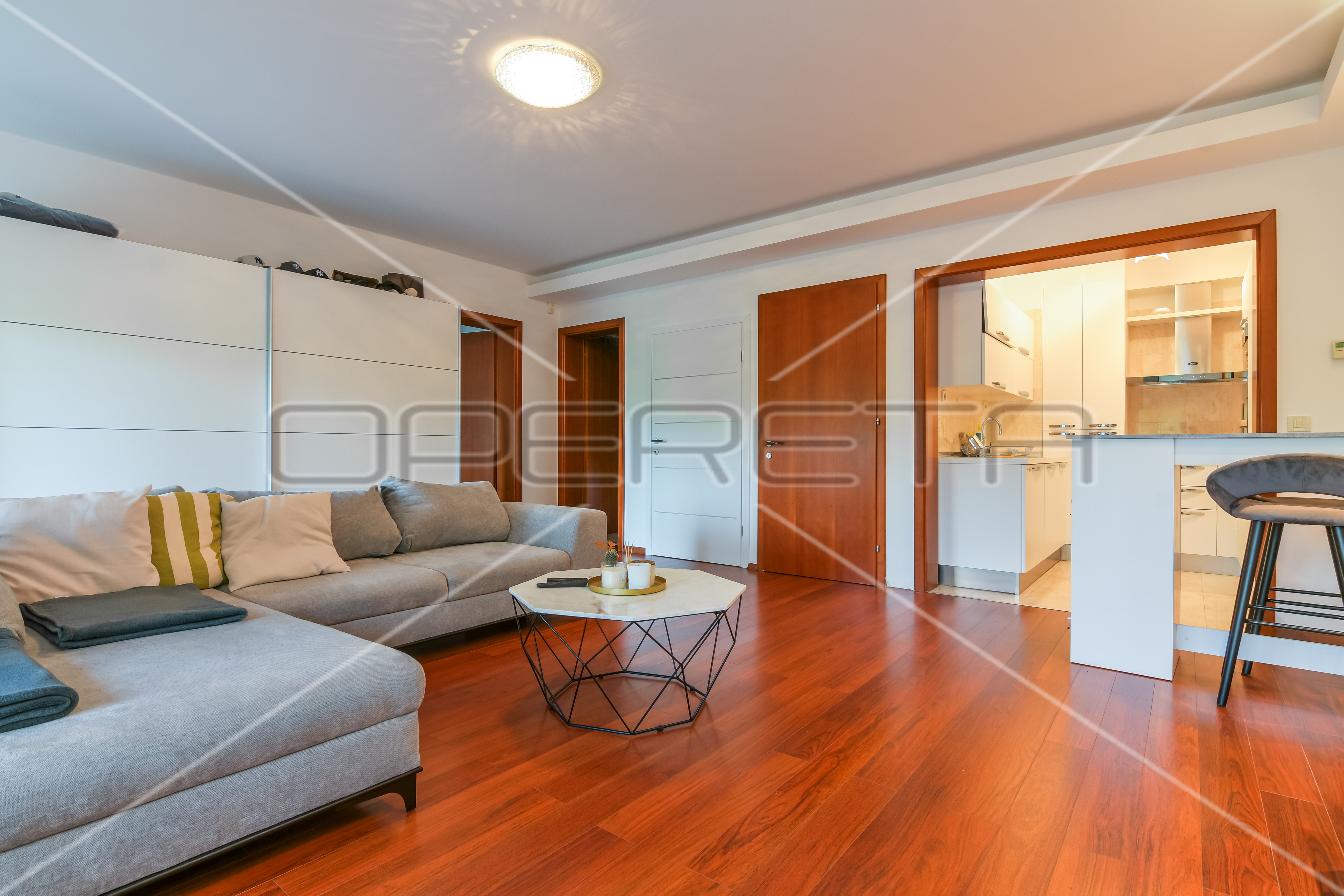 Будинок, 650 м², 1 033 485$ — FAKTOR