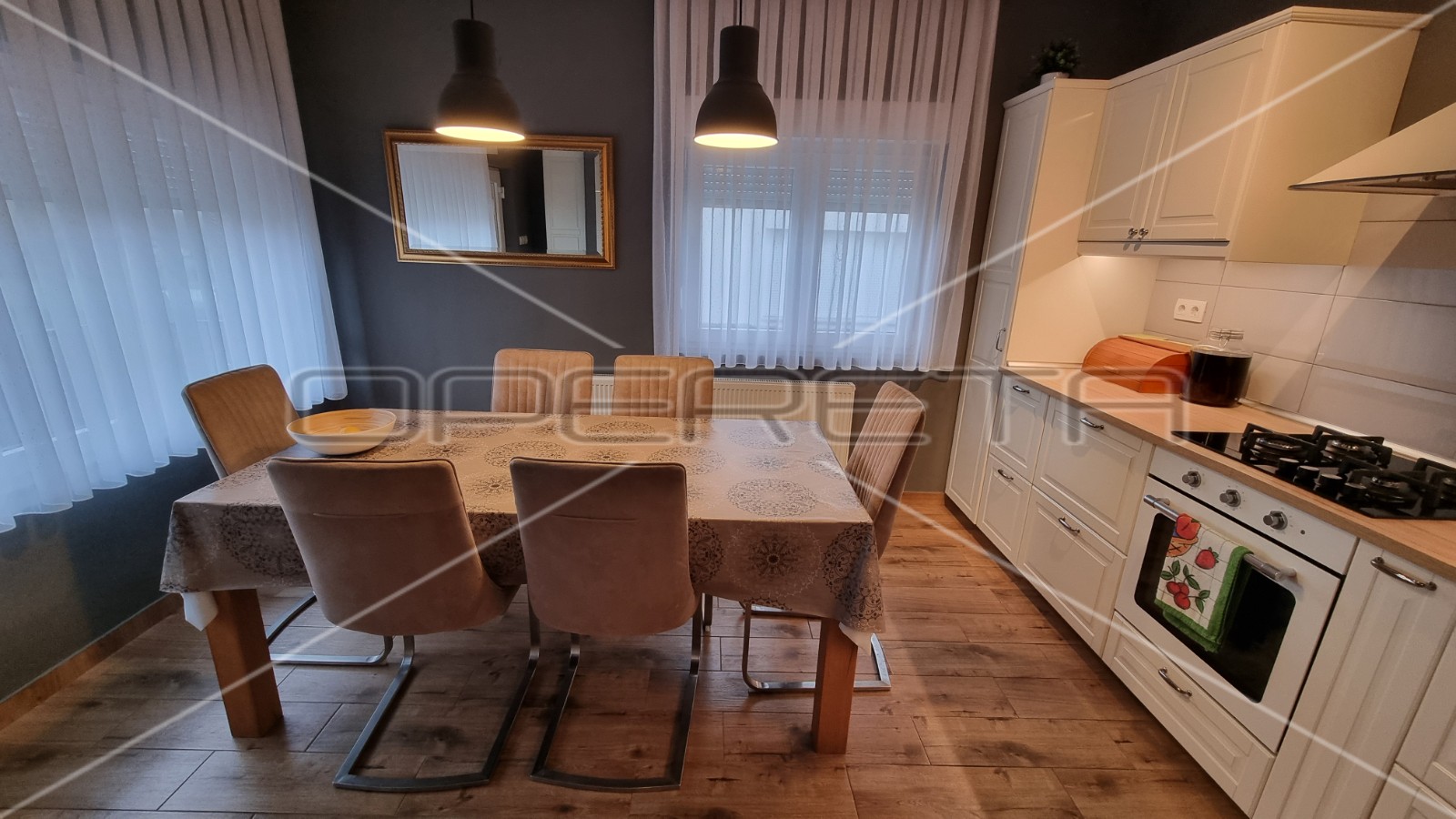 Будинок, 220 м², 510 936$ — FAKTOR
