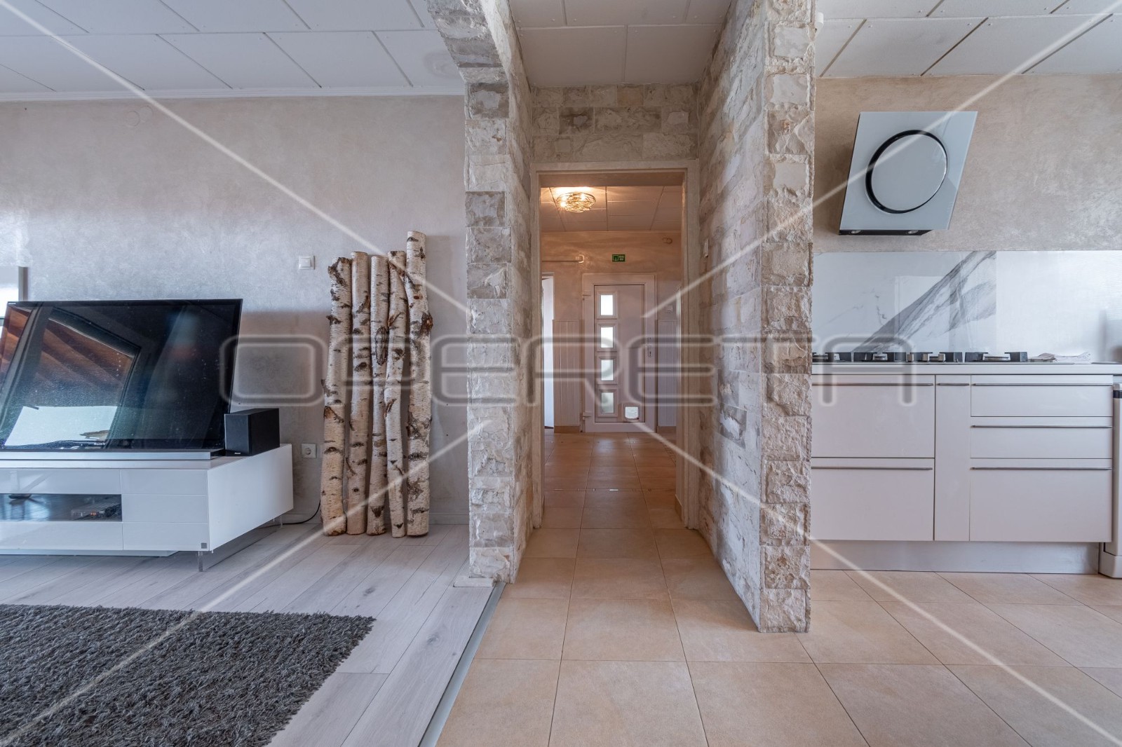 Дом, 438 м², 1 022 710$ — FAKTOR