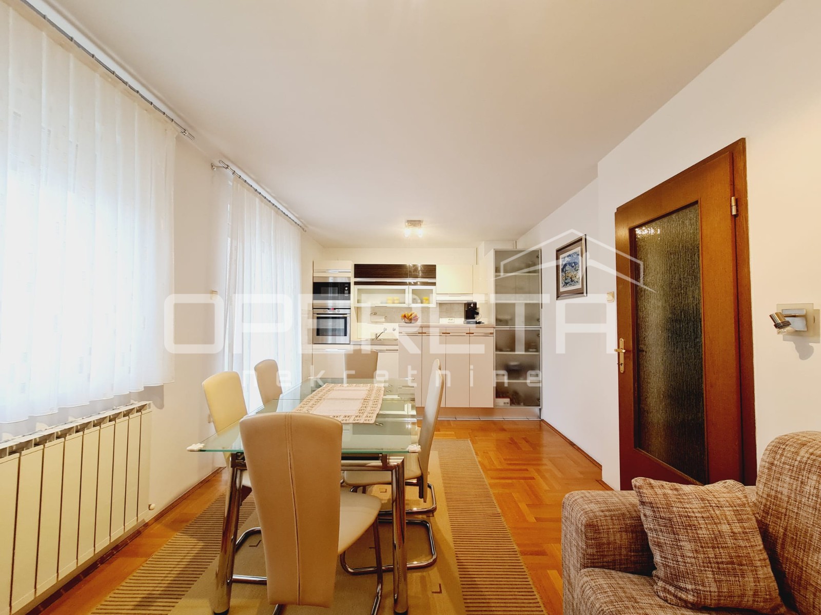 House, 279 m²