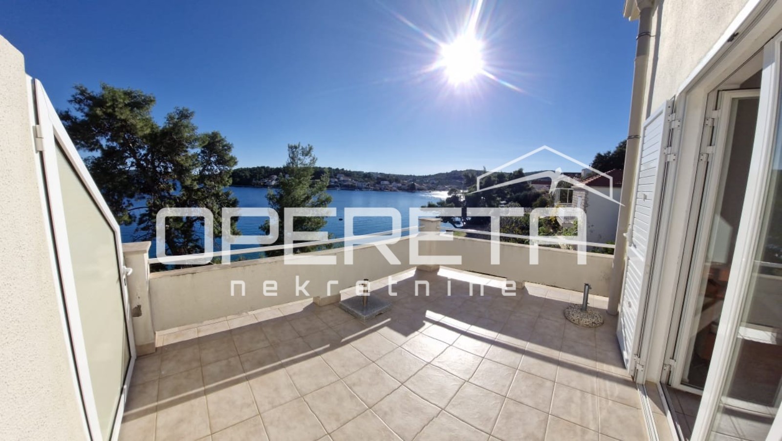Будинок, 250 м², 1 277 341$ — FAKTOR