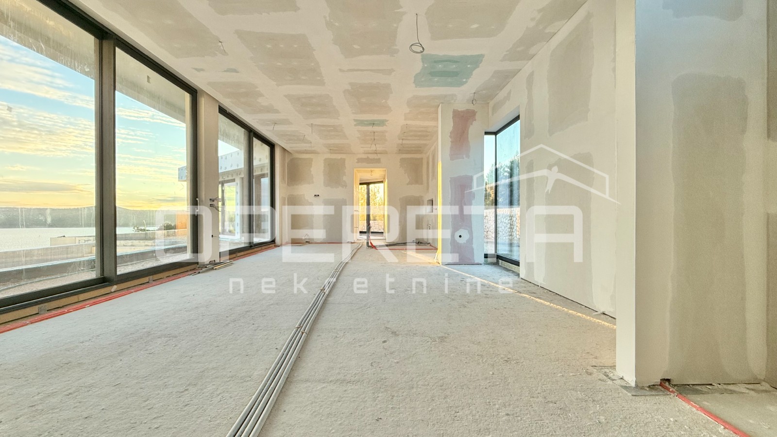 Дом, 200 м², 1 394 605$ — FAKTOR