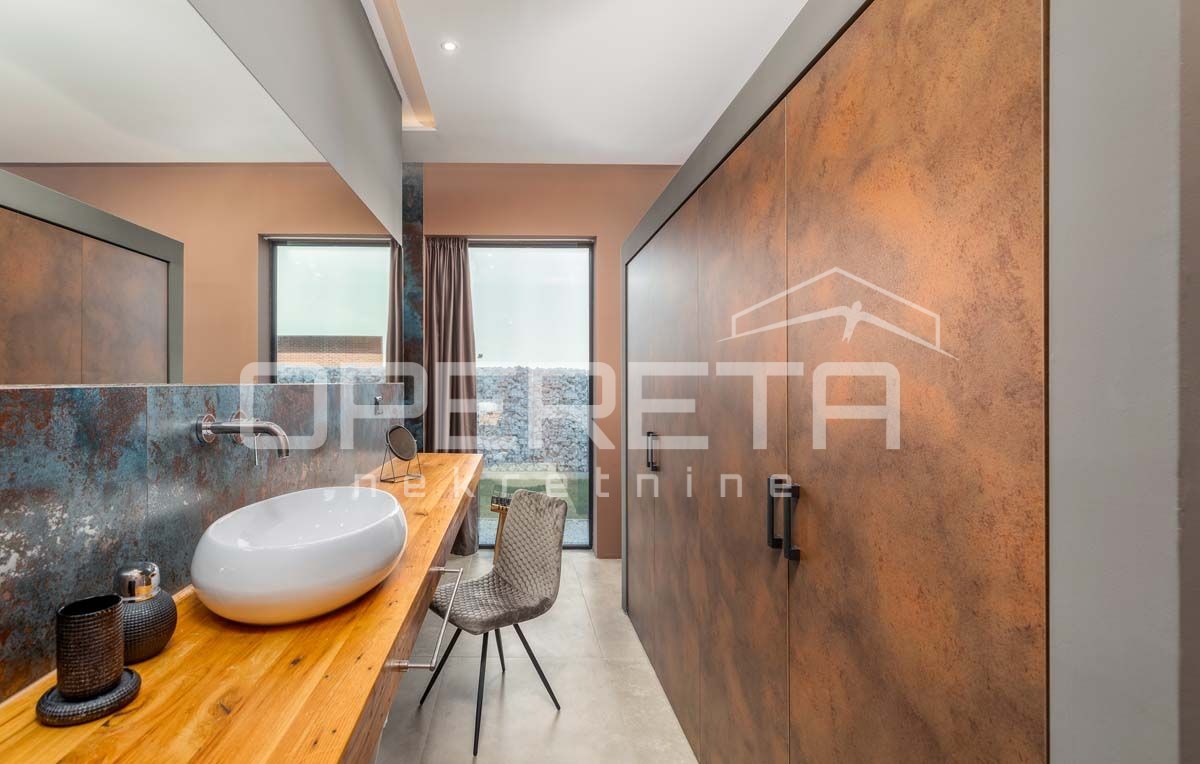 Sale, House, Ližnjan, Ližnjan, Stand alone, 498m2