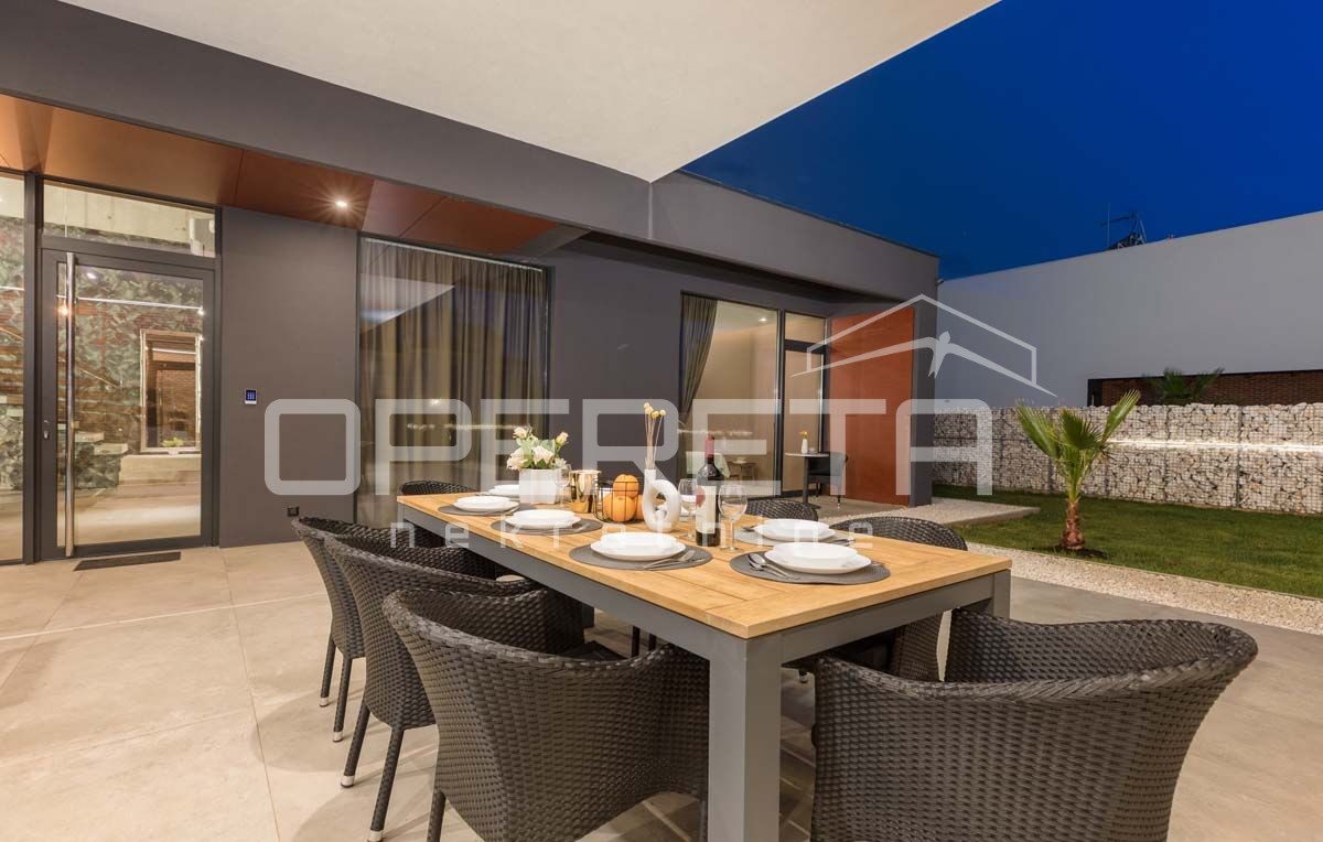 Sale, House, Ližnjan, Ližnjan, Stand alone, 498m2