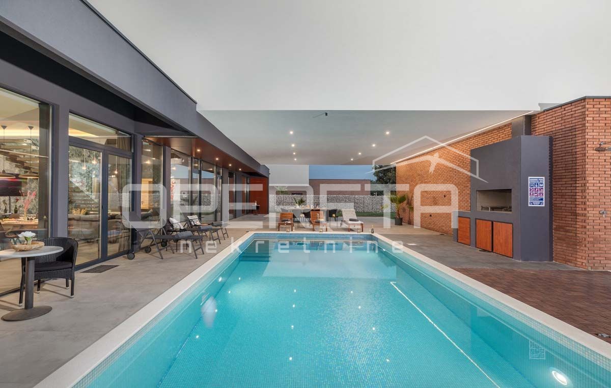 Sale, House, Ližnjan, Ližnjan, Stand alone, 498m2