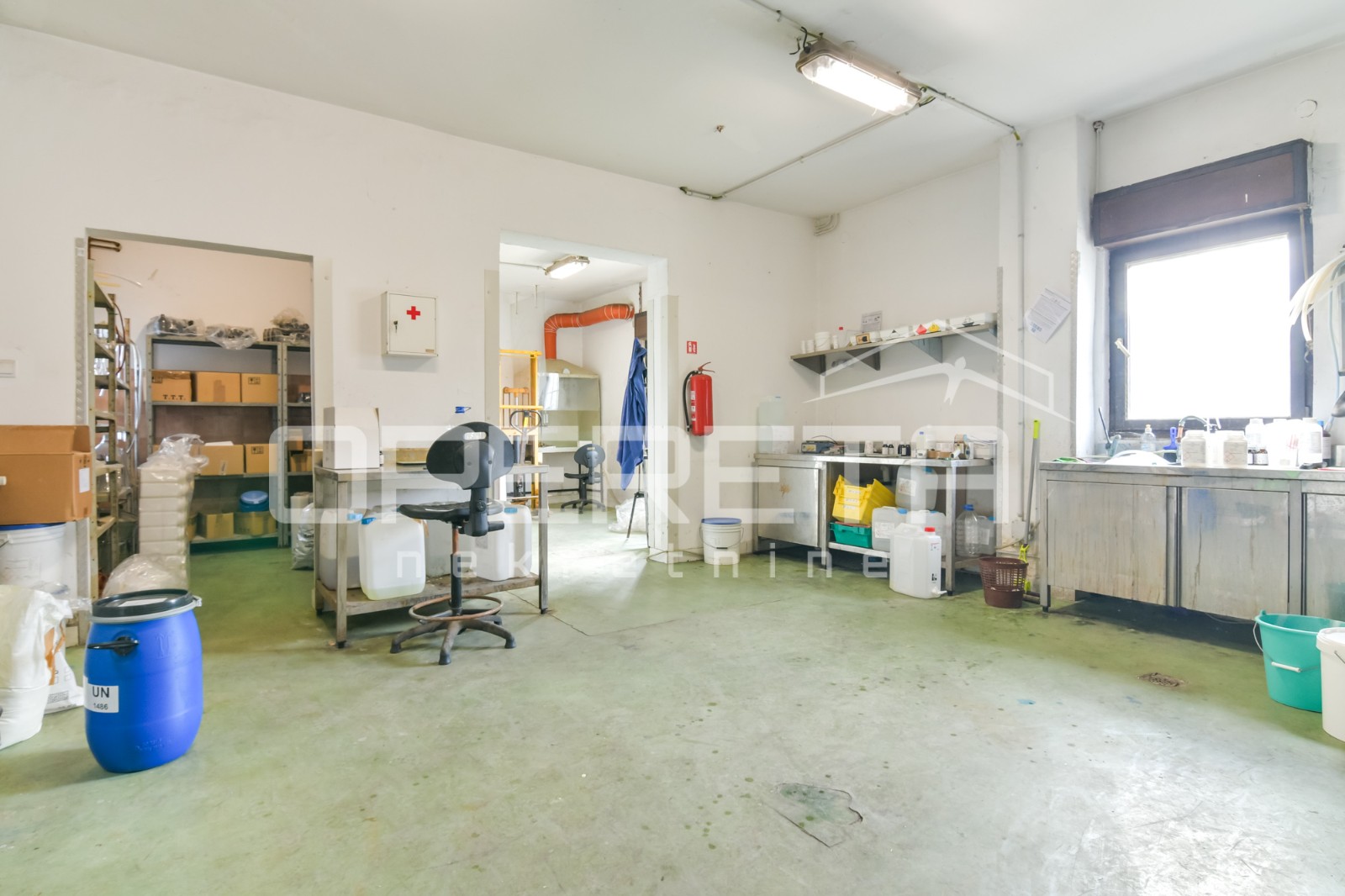 Prodaja, Poslovna zgrada, Novaki, Industrijska ulica, 867m2