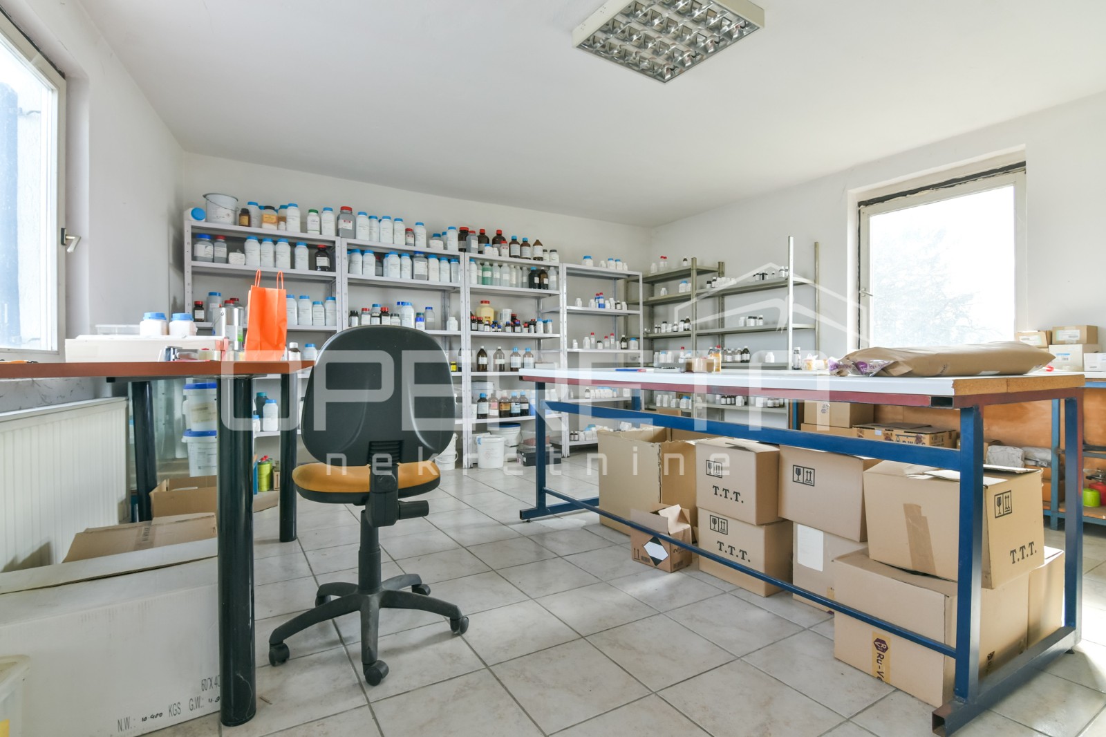 Prodaja, Poslovna zgrada, Novaki, Industrijska ulica, 867m2