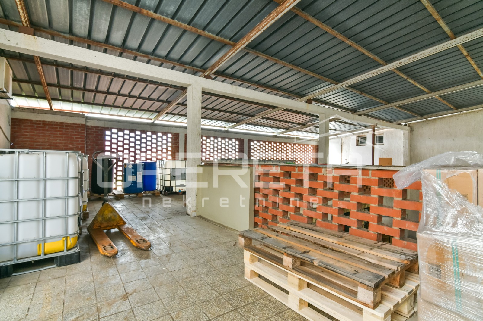 Prodaja, Poslovna zgrada, Novaki, Industrijska ulica, 867m2
