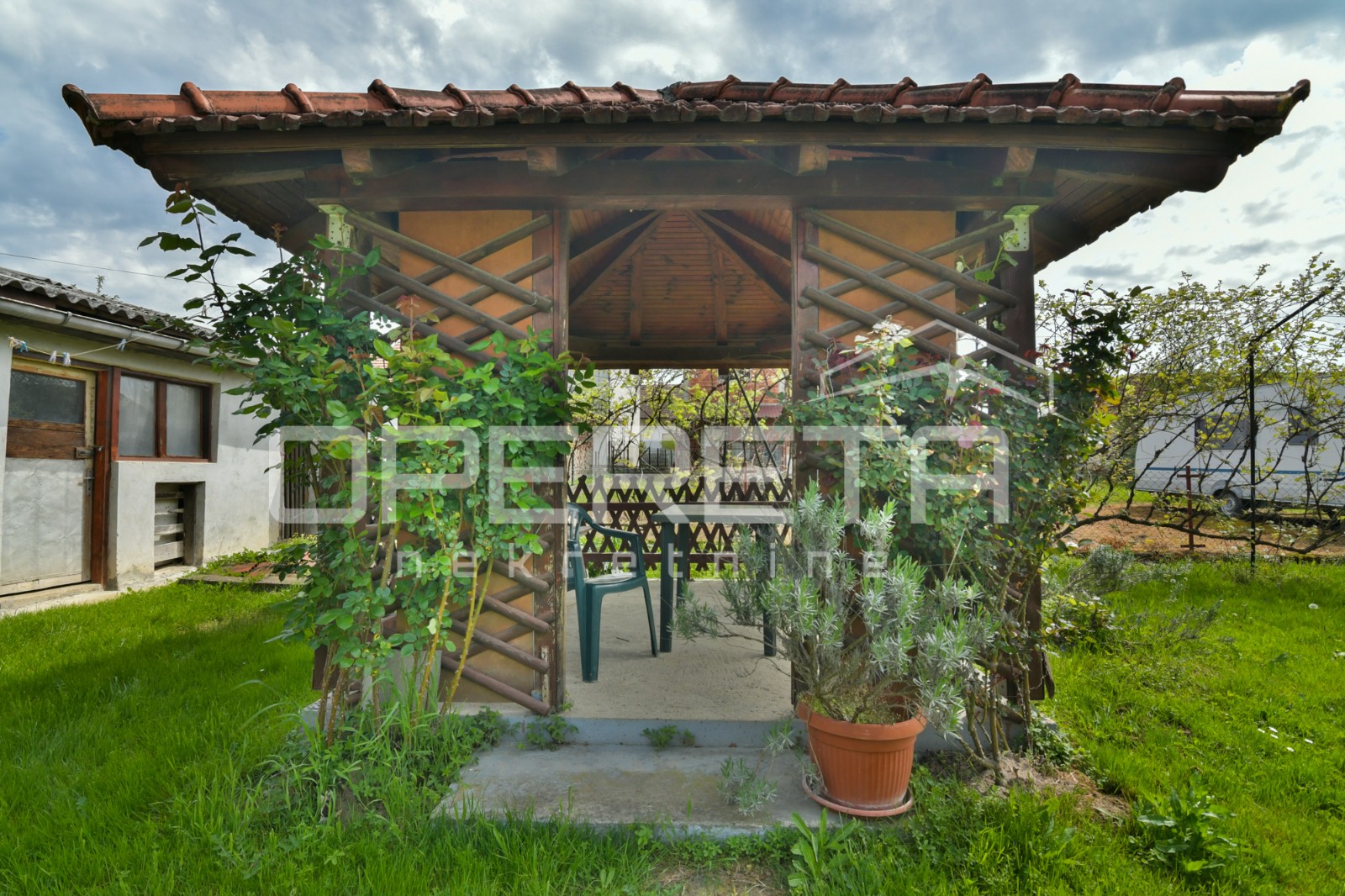 Prodaja, Kuća, Petrinja, Ulica Gromova, Samostojeća, 180m2