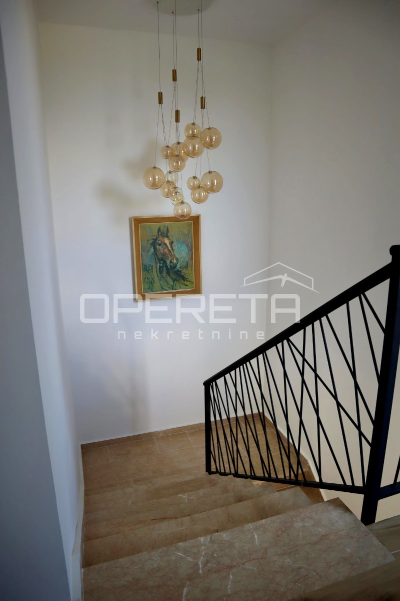 Prodaja, Kuća, Rogač, ROGAČ, Samostojeća, 224m2