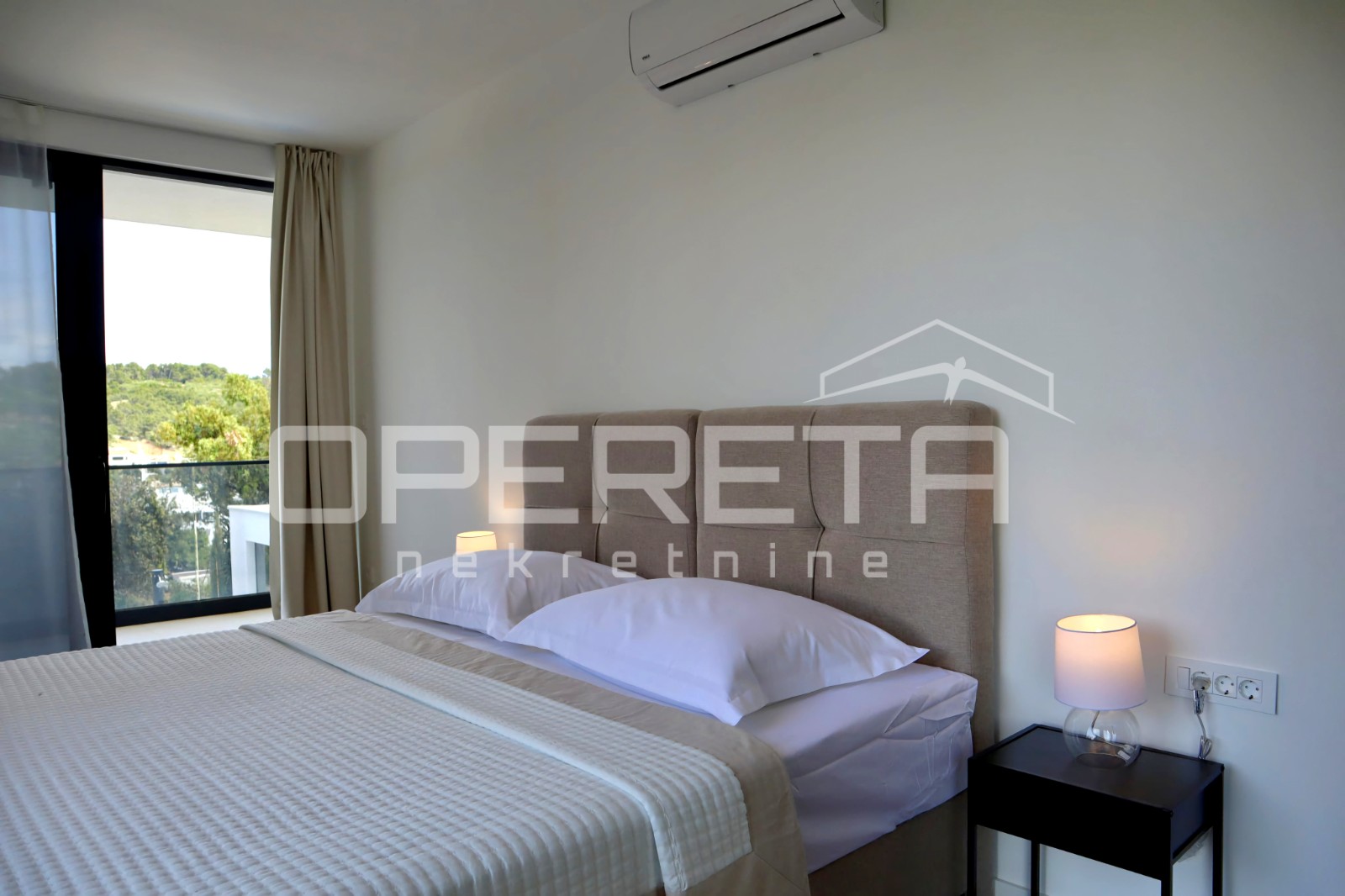 Prodaja, Kuća, Rogač, ROGAČ, Samostojeća, 224m2