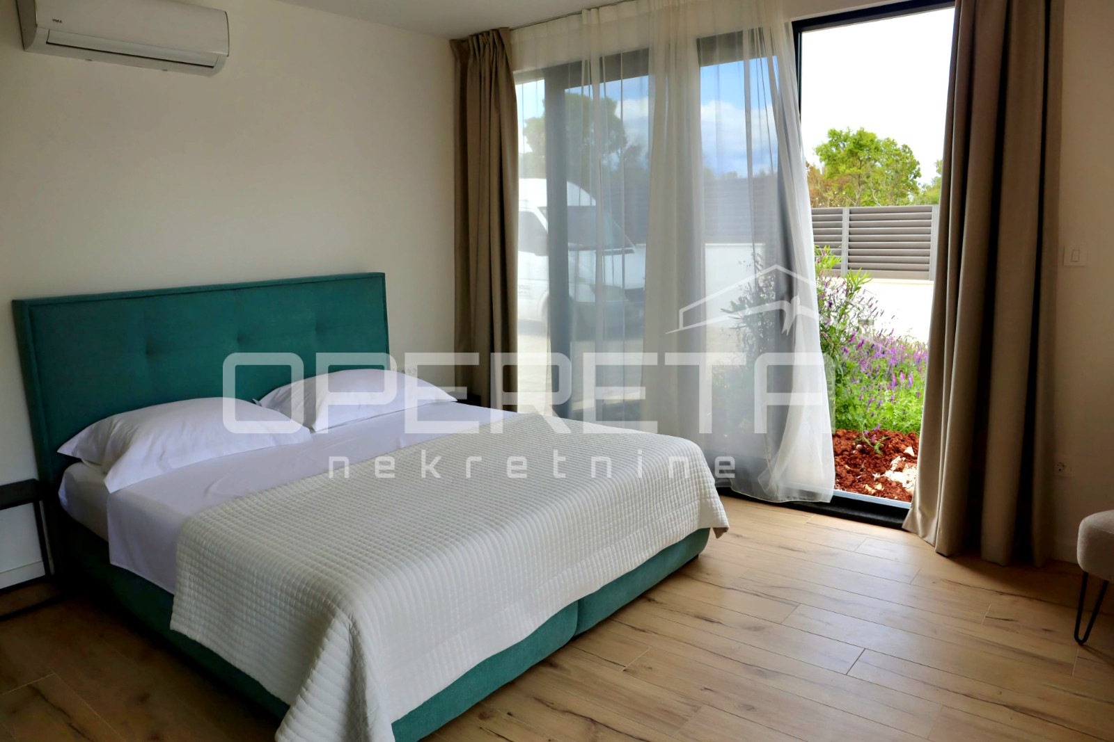 Prodaja, Kuća, Rogač, ROGAČ, Samostojeća, 224m2