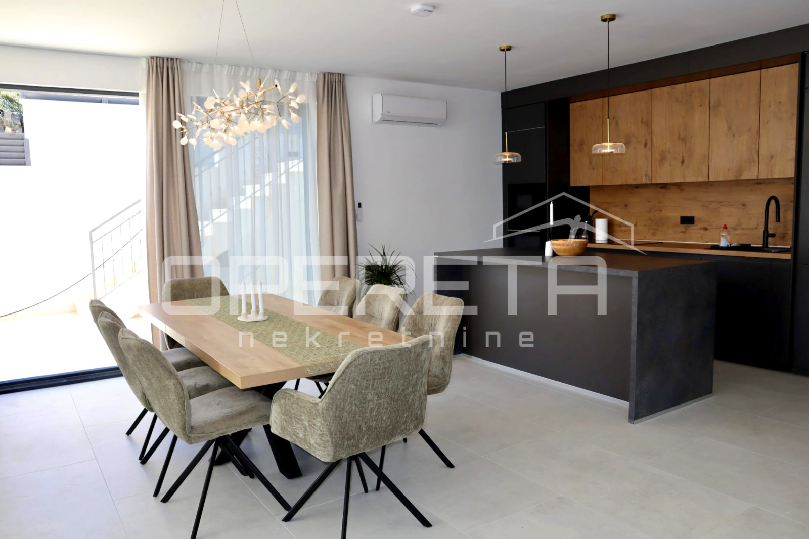 Prodaja, Kuća, Rogač, ROGAČ, Samostojeća, 224m2