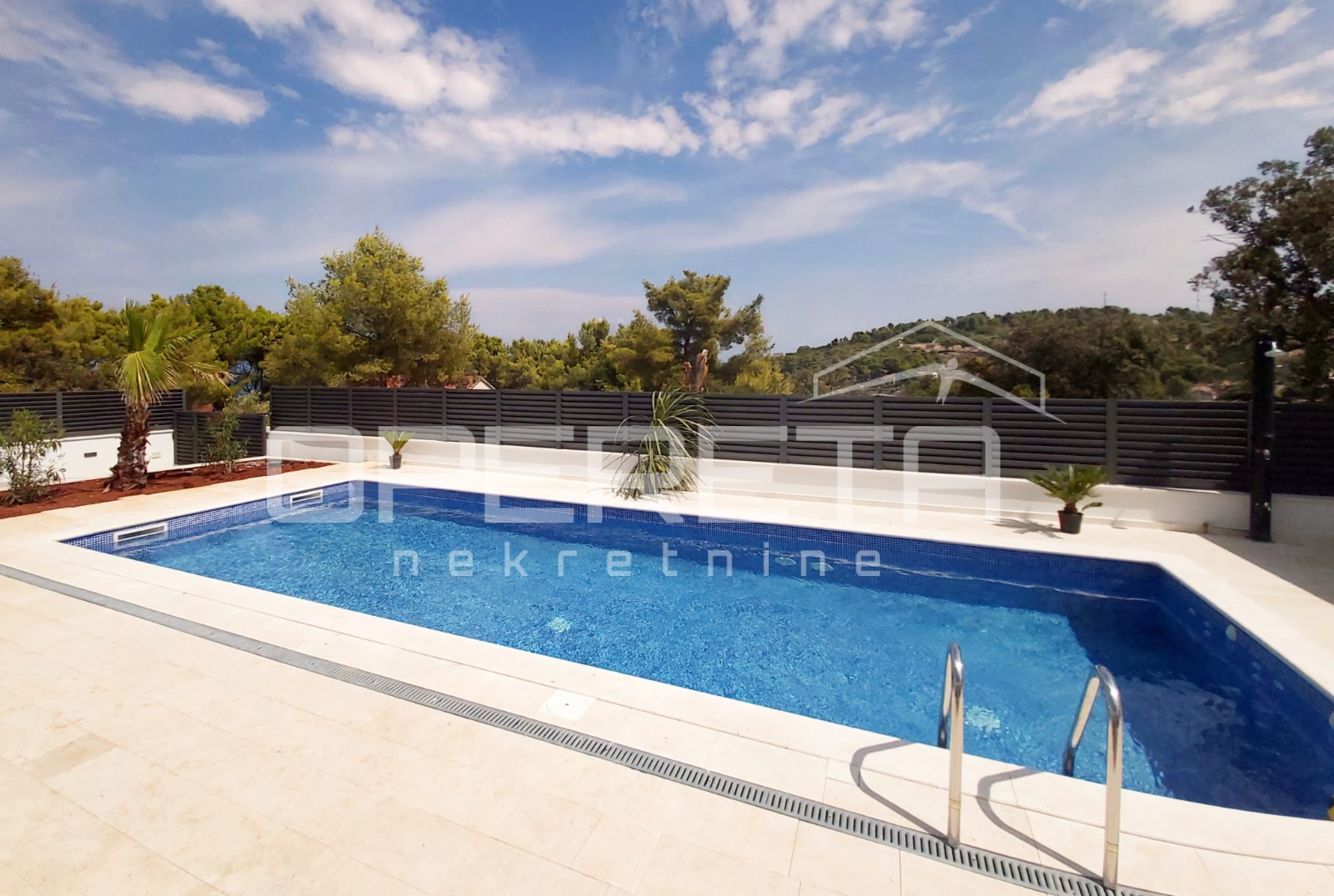 Prodaja, Kuća, Rogač, ROGAČ, Samostojeća, 224m2