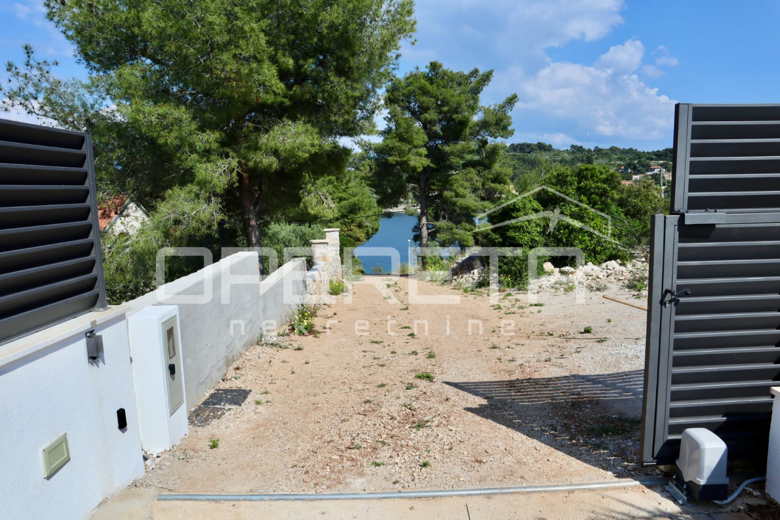 Prodaja, Kuća, Rogač, ROGAČ, Samostojeća, 224m2