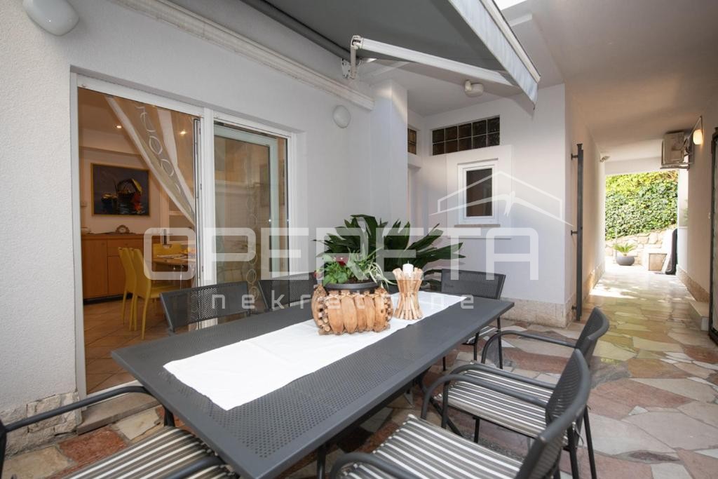 Sale, Flat, Opatija, Opatija, 4r, 140m2