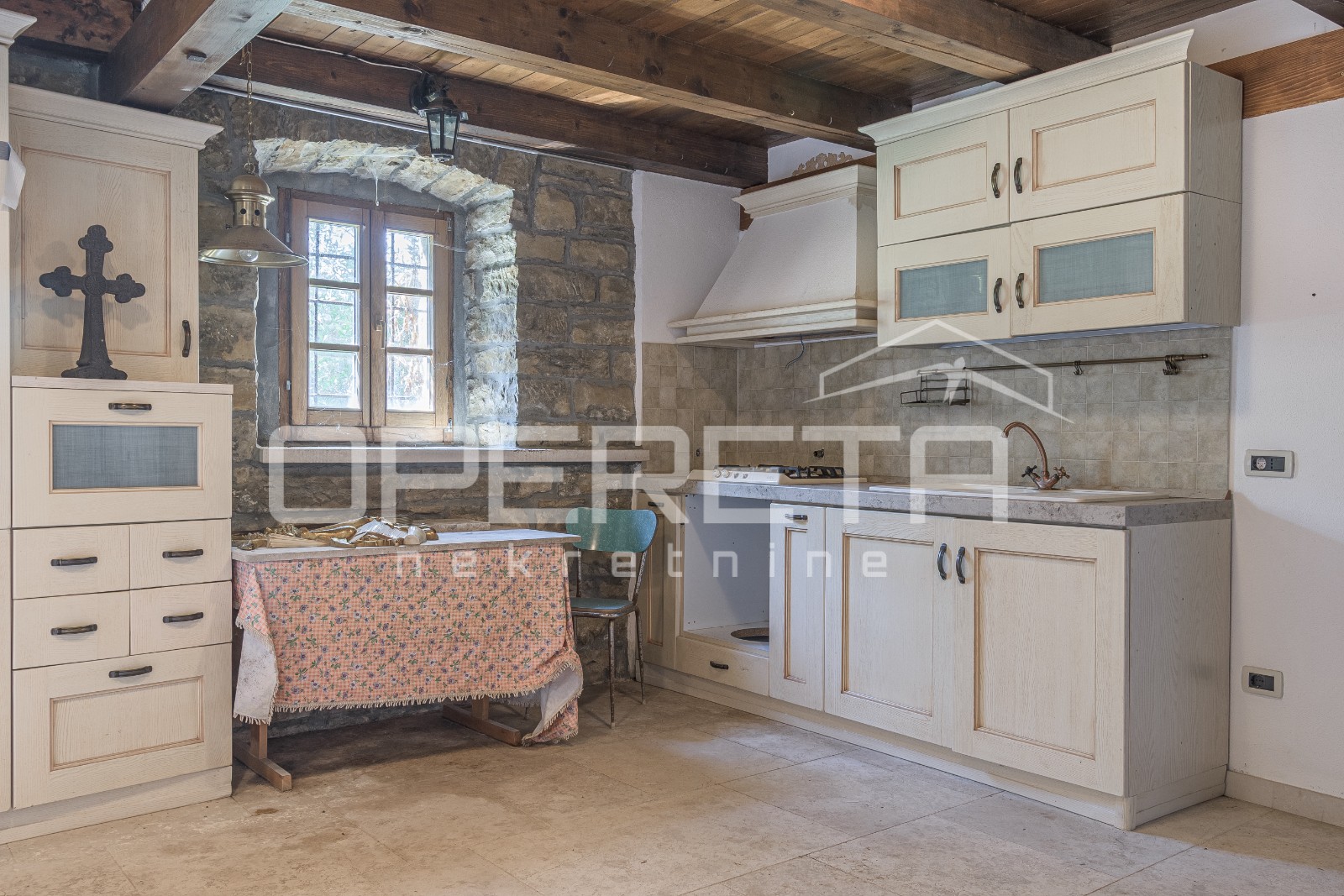 Sale, House, Buje, Buje, Stand alone, 200m2