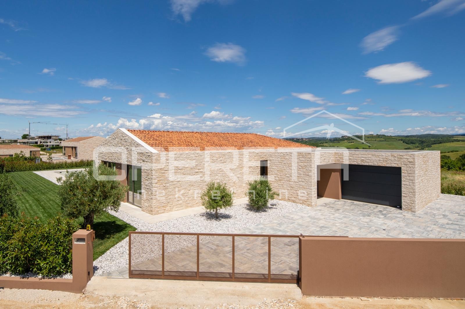 Prodaja, Kuća, Brtonigla, Brtonigla, Samostojeća, 252m2