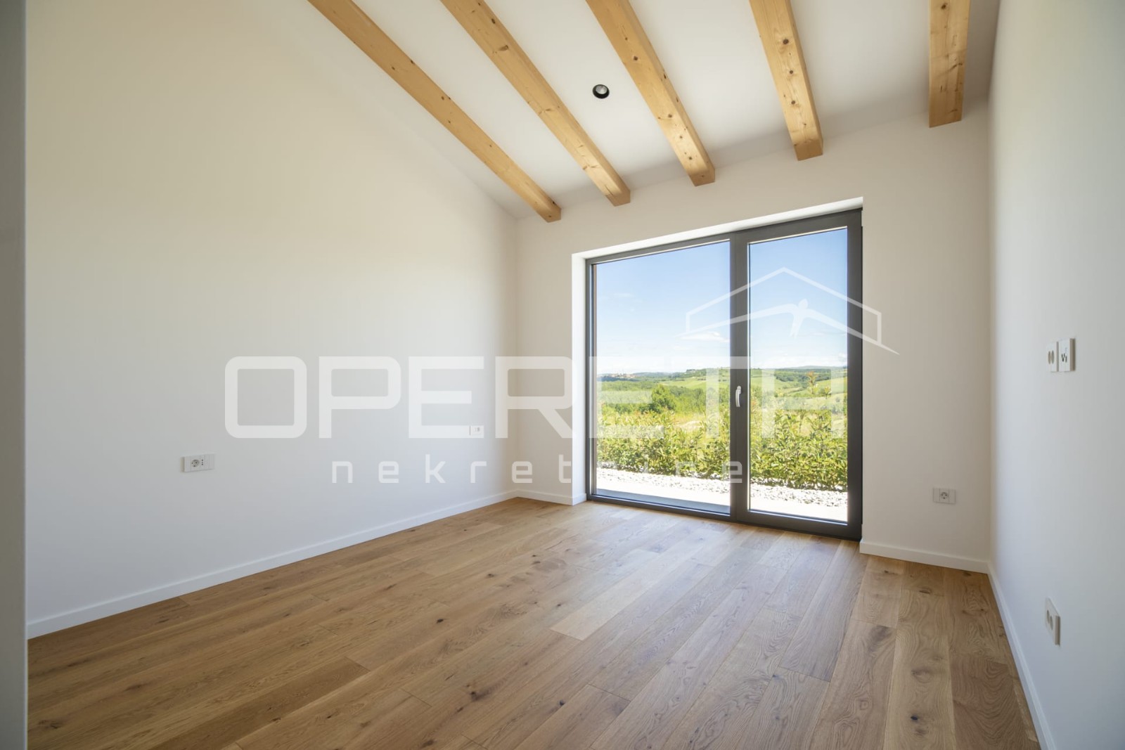 Prodaja, Kuća, Brtonigla, Brtonigla, Samostojeća, 252m2