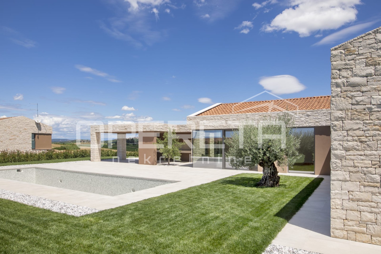 Prodaja, Kuća, Brtonigla, Brtonigla, Samostojeća, 252m2