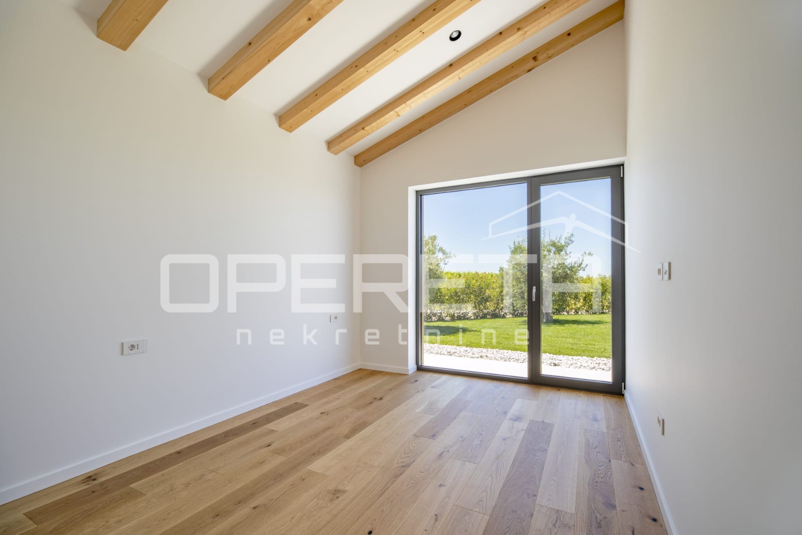 Prodaja, Kuća, Brtonigla, Brtonigla, Samostojeća, 252m2