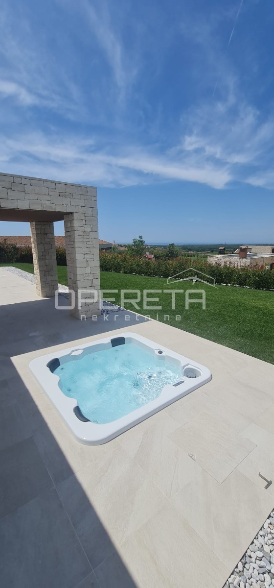 Prodaja, Kuća, Brtonigla, Brtonigla, Samostojeća, 252m2