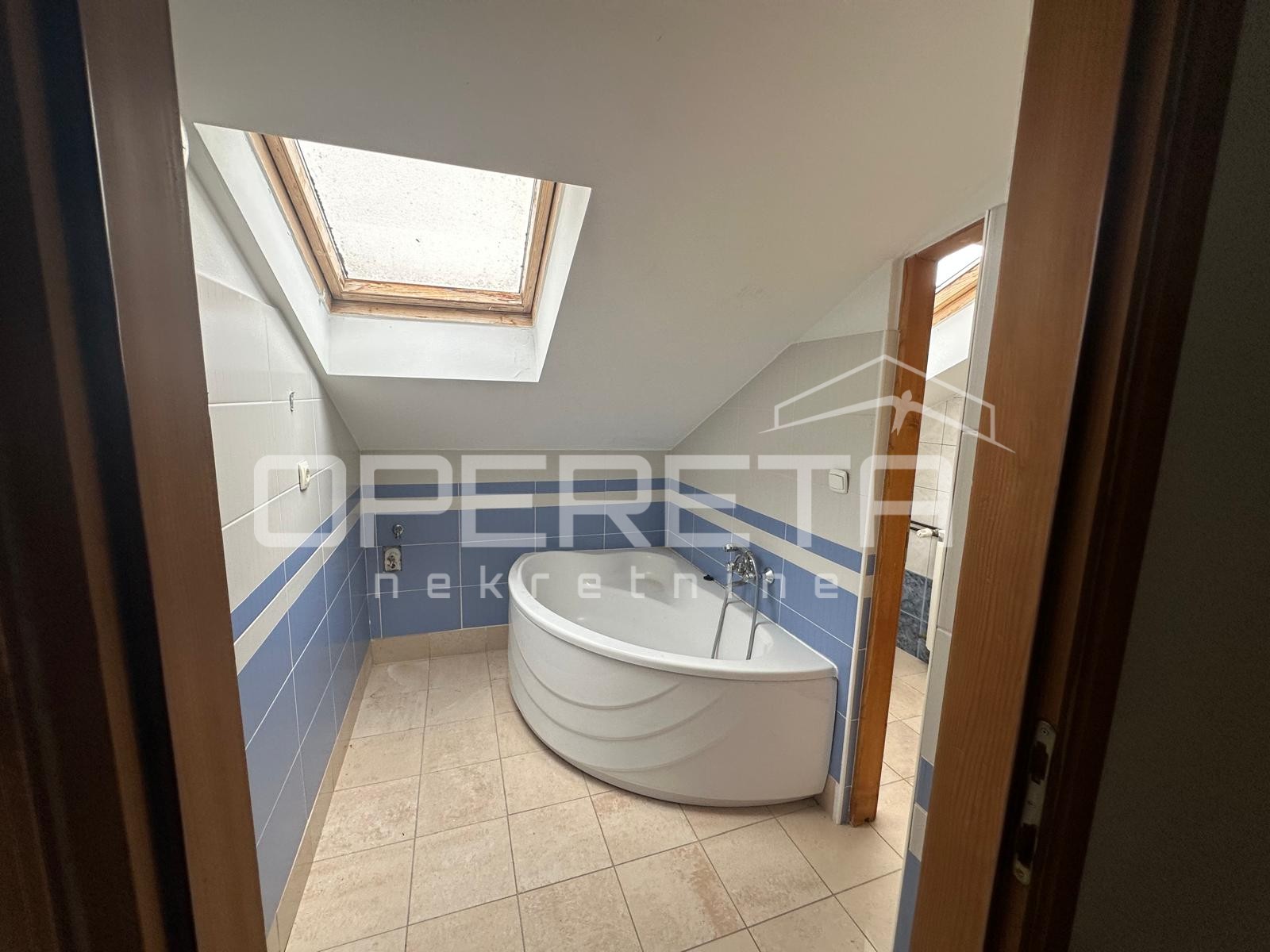 Prodaja, Kuća, Centar, Centar, Dvojni objekt, 155m2