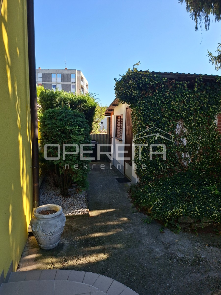 Prodaja, Kuća, Centar, Centar, Samostojeća, 184m2