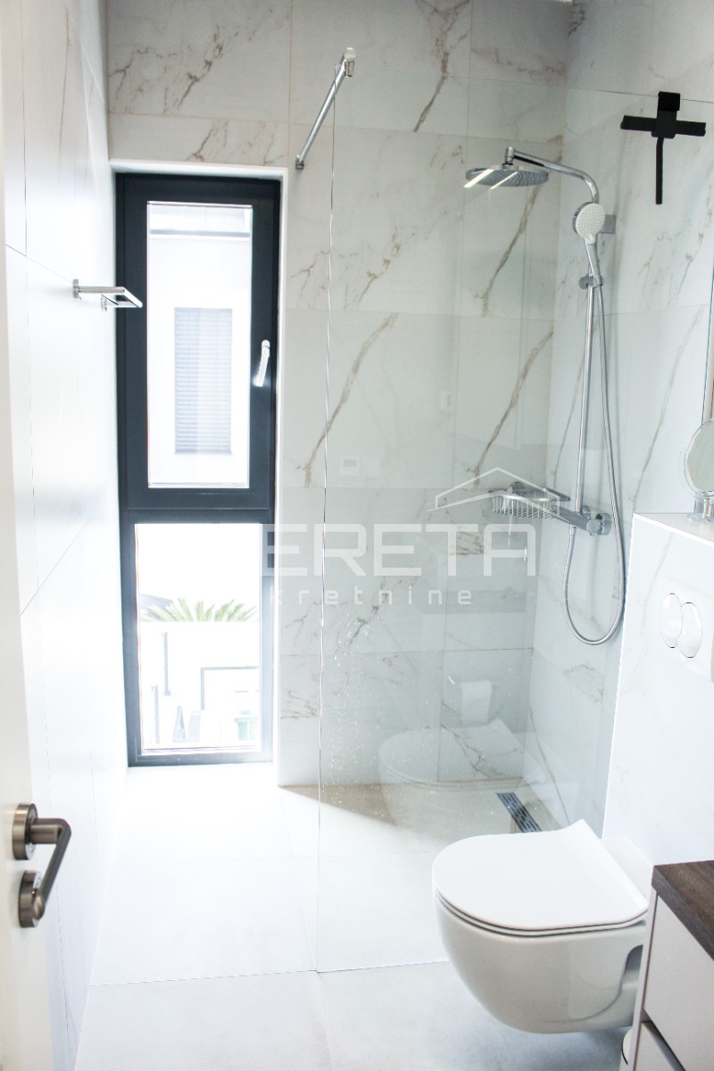 Prodaja, Kuća, Kožino, Put Velikog mula, Dvojni objekt, 197m2