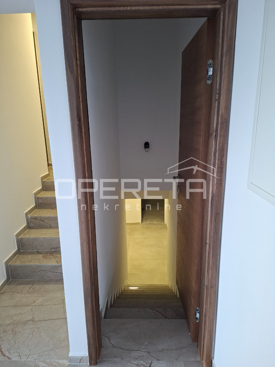 Prodaja, Kuća, Centar, Centar, Samostojeća, 181m2