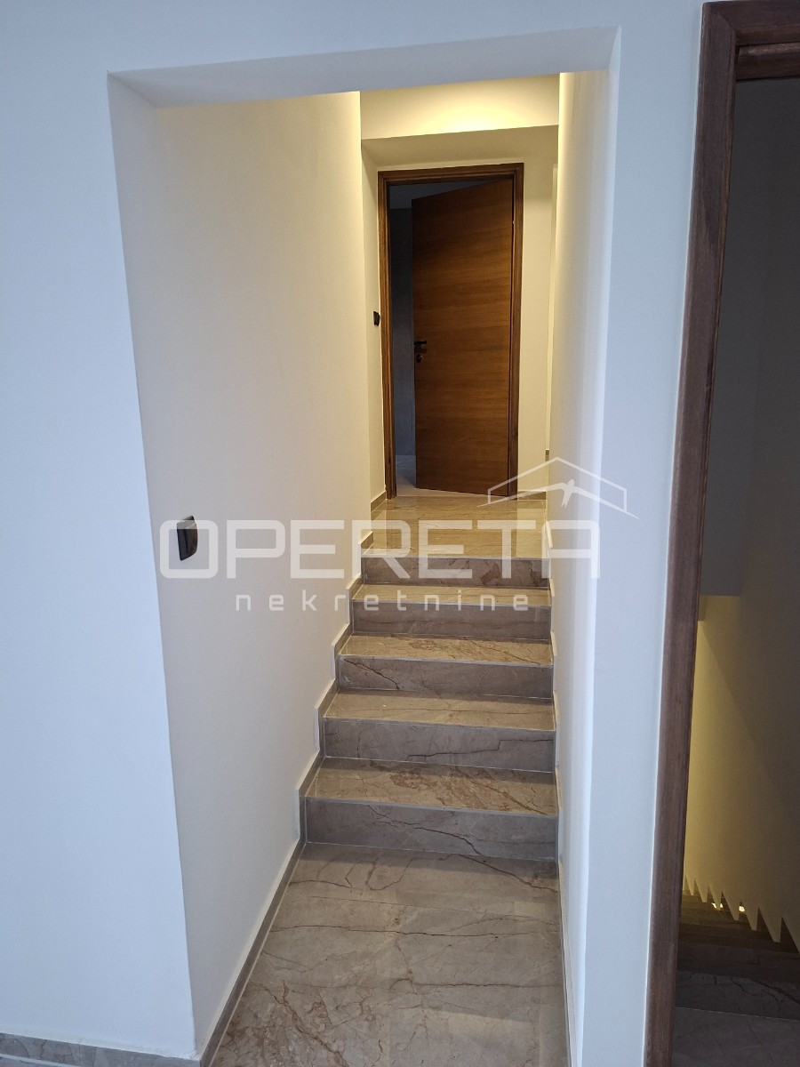 Prodaja, Kuća, Centar, Centar, Samostojeća, 181m2