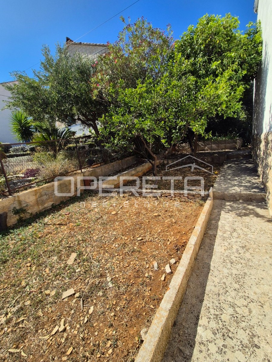 Sale, House, Brač, Supetar, Stand alone, 200m2