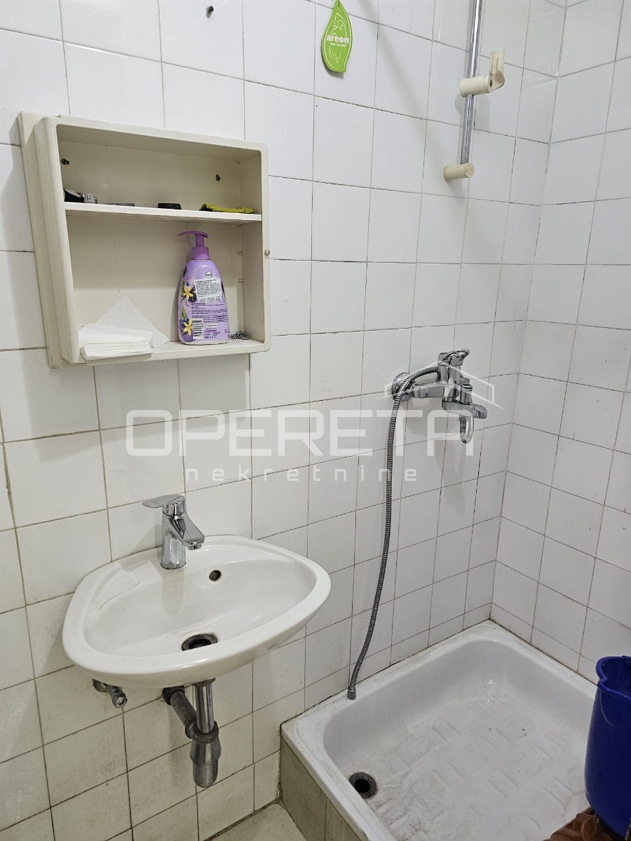 Prodaja, Kuća, Trešnjevka, Ribnička, Samostojeća, 30m2