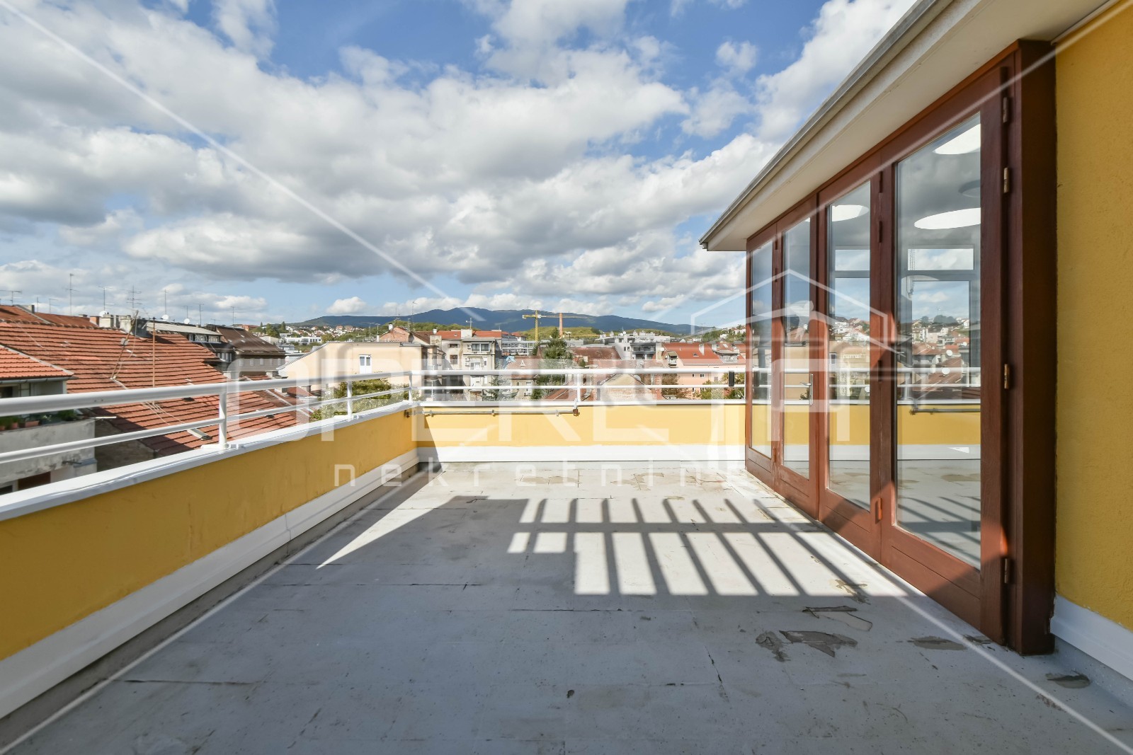 Prodaja, Stan, Centar, Grada Mainza, 2,5s, 97m2