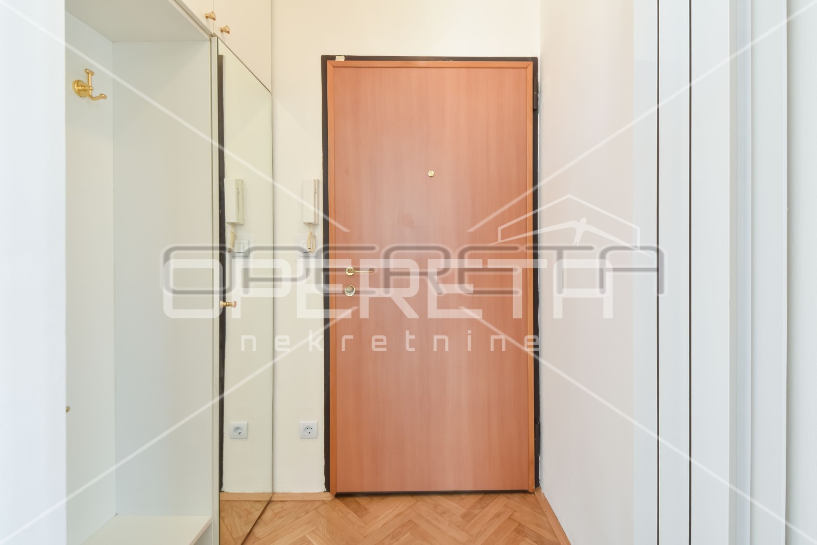 Prodaja, Stan, Centar, Grada Mainza, 2,5s, 97m2