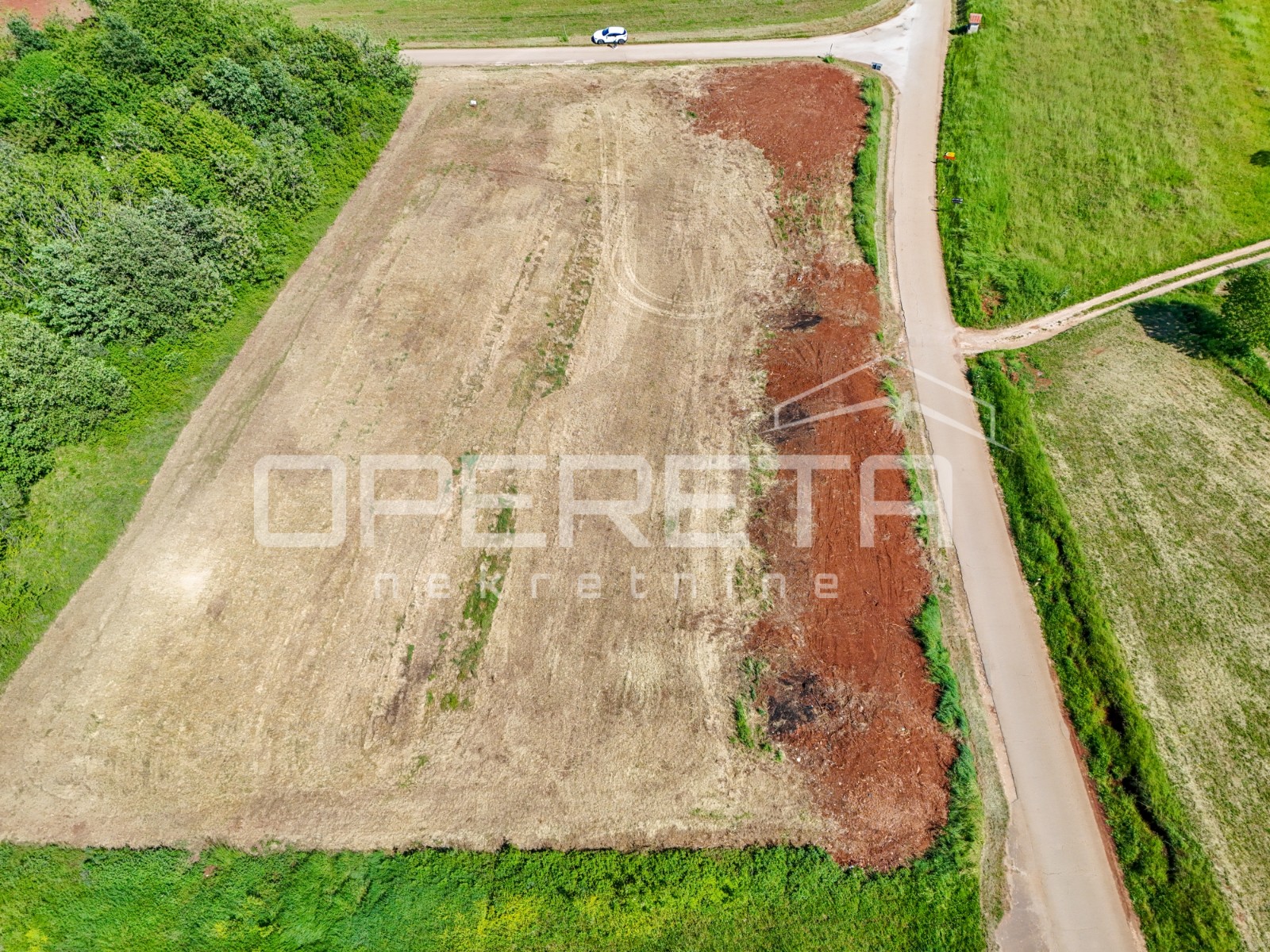 Na prodej atraktivní zemědělská půda o rozloze 893 m², ideální pro víkendový odpočinek a únik z…