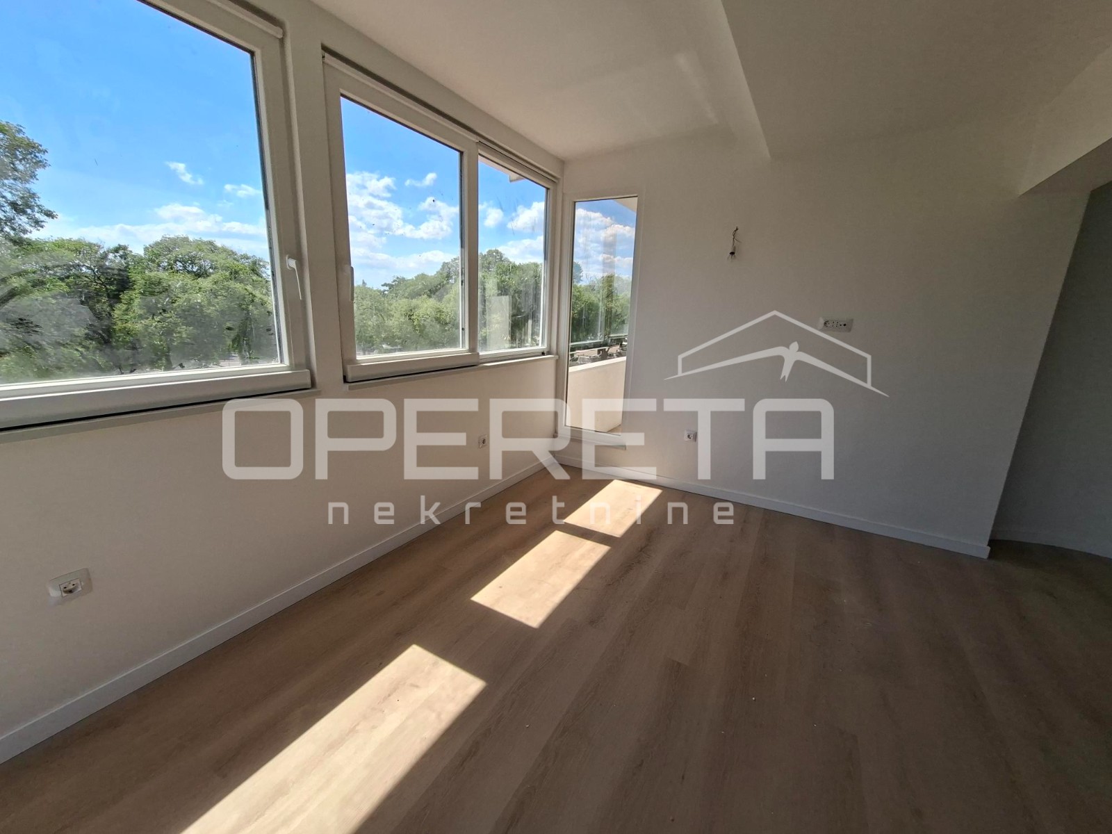 Renovirani dvosoban stan na Gripama, 80 m2.